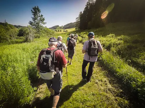 Activités Biathlon, archery, randonnées, vtt/vae, trotinettes, en famille ou en groupe EVG/EVJF dans le Jura