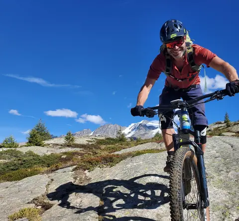 Séjours et stages sportifs multi-activités, vtt, ski, raquettes, randonnée, biathlon et aventure dans le Jura