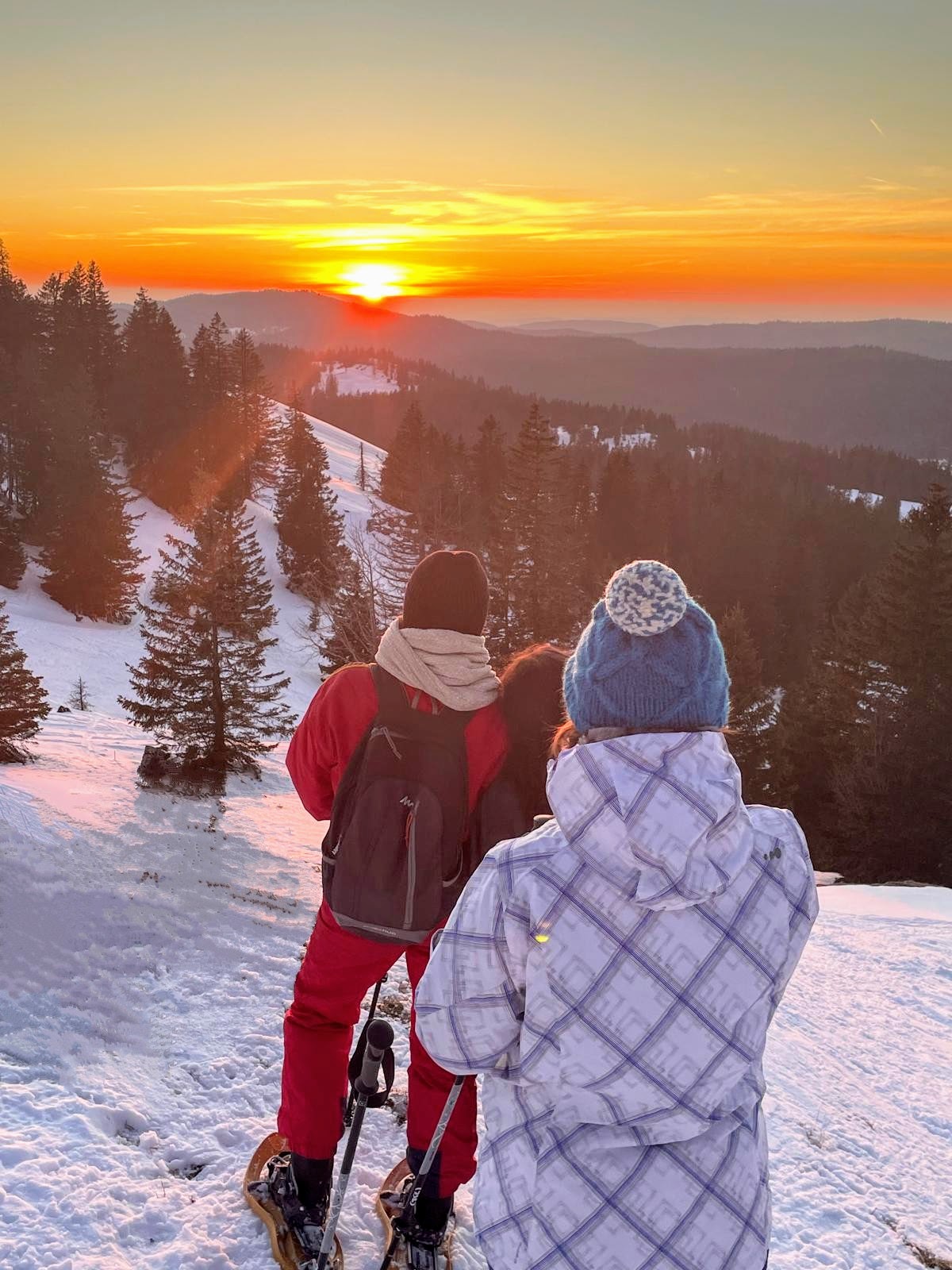 Randonnée raquettes <br> Coucher de soleil  - neige dans le Jura - Semi-nocturne sur la Dôle ! Après un accès...