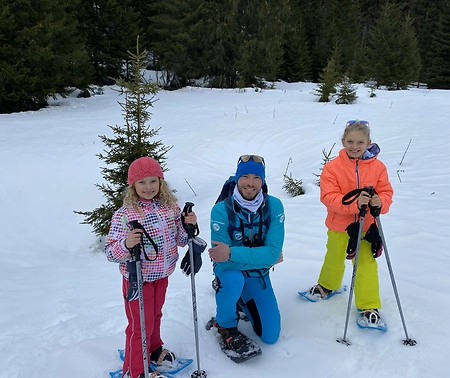 Randonnée raquettes <br> Le Goûter des Lutins - Activité Jura - Objectif : goûter au refuge enchanté !! Petite...