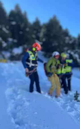 Les secouristes - Jeu de rôle  - Activité Jura - Un appel au secours, une chute dans un gouffre, un skieur...