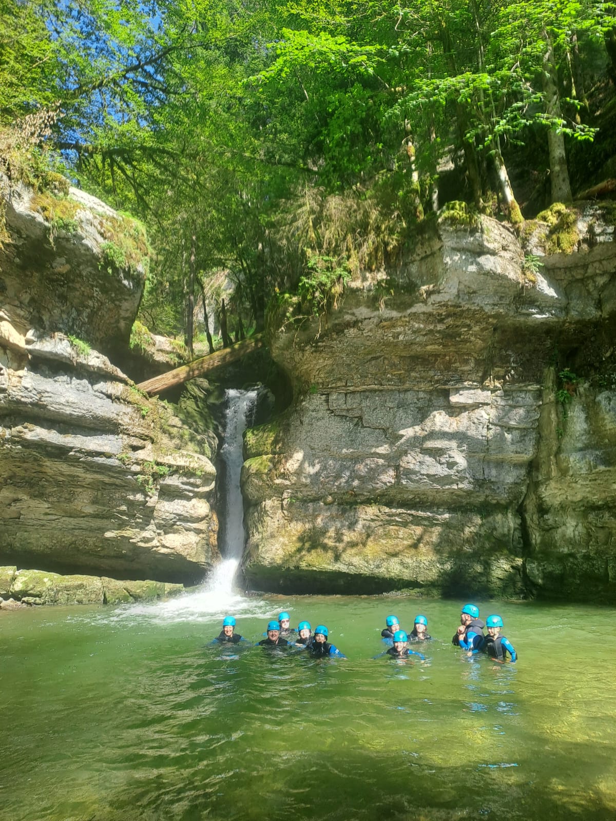 Canyon de la Sémine - canyoning - eau dans le Jura - Un canyon sans technique de corde peu fréquenté et très ludique....