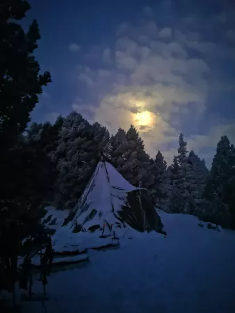 Glisse itinérante en ski-pulka (Jura) - Activité Jura - Traverser le Jura Suisse, un massif inhabité l’hiver en...