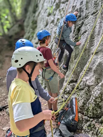 Stage aventure (7- 13 ans) - Activité Jura - Stage multi activités pour les enfants de 7 à 13 ans (encadré par des...