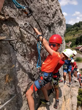 EXTREM'camp 12-16 ANS - Activité Jura - 4 jours d'activités intenses et ludiques pour les 12-16 ans ! Du fun,...
