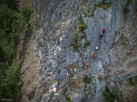 Via Ferrata de la roche au dade - Activité Jura - Via Ferrata à 10 min de la station des Rousses dans le Jura. Passages...