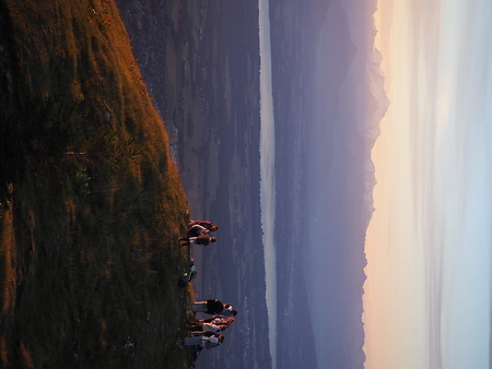 Lever de Soleil - Activité Jura - Quelle joie de commencer la journée par un lever de soleil. N'hésitez...
