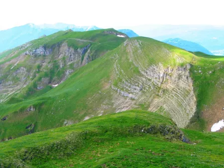 Le Toit du Jura - Activité Jura - Le sommet incontournable du Jura, le Crêt de la Neige pour tous. Approche...