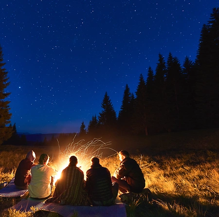 Feu de camp - Activité Jura - Une soirée à regarder danser les flammes et à écouter la chouette au loin. 