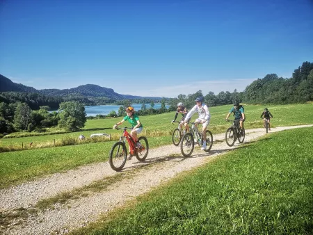 Lacs & Cascades du Jura en VTT - Activité Jura - Découvrir le pays des Lacs en VTT, des couleurs émeraude au fil...