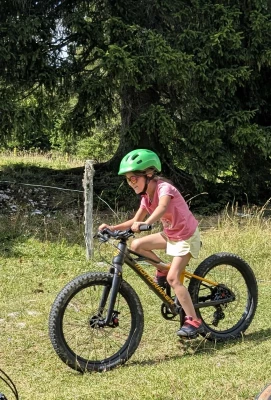 Stage VTT mini rider (7-10 ans) - Séjours et stages dans le Jura - Au cours des séances, le mini rider apprendra les...