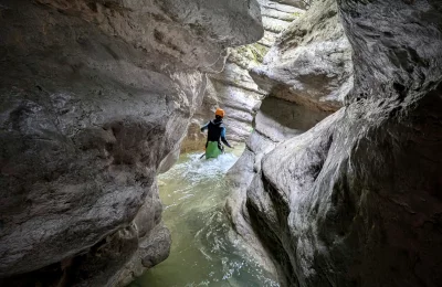 Canyon de Coiserette - Canyoning - Activité Jura - Le canyon de Coiserette dans le Jura est le plus étroit de France...