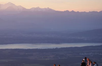 Lever de Soleil - Activité Jura - Quelle joie de commencer la journée par un lever de soleil. N'hésitez...