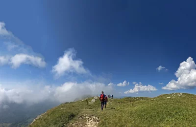 Le Toit du Jura - Activité Jura - Le sommet incontournable du Jura, le Crêt de la Neige pour tous. Approche...