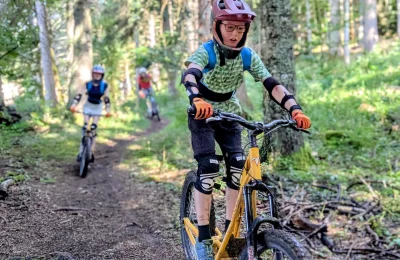 Descente en Trottinette de montagne dans le Jura - Activité Jura - Activité ludique de descente avec une trottinette de...
