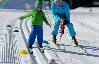 Cours de ski de fond 3/5 ans - Station des Rousses - Activité Jura - Un matériel léger et confortable, une approche...