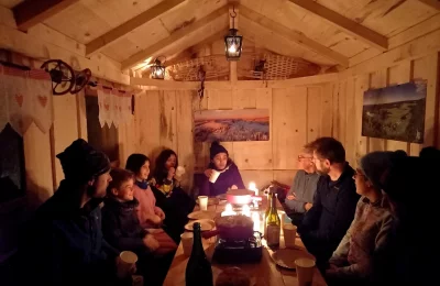 Randonnée raquettes <br> Nocturne avec Fondue en roulotte - Activité Jura - Vivez une expérience hors du commun...