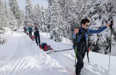 Week-end bivouac dans le Jura Suisse en ski pulka - Activité Jura - Un week-end d’immersion au sein du parc naturel...