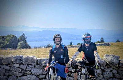 Enduro VTT Lac Léman (Initiation+) - Activité Jura - Un parcours de VTT de descente offrant une belle diversité de...