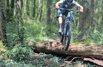 Enduro VTT Gorge du Grosdar (intérmediaire) - Activité Jura - Un des plus beaux trail du Haut Jura avec une variété...