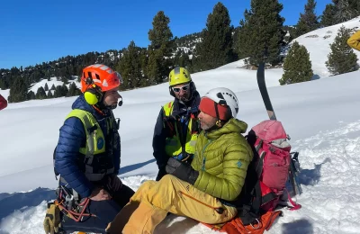Les secouristes - Jeu de rôle dans le Jura - Activité Jura - Un appel au secours, une chute dans un gouffre, un...